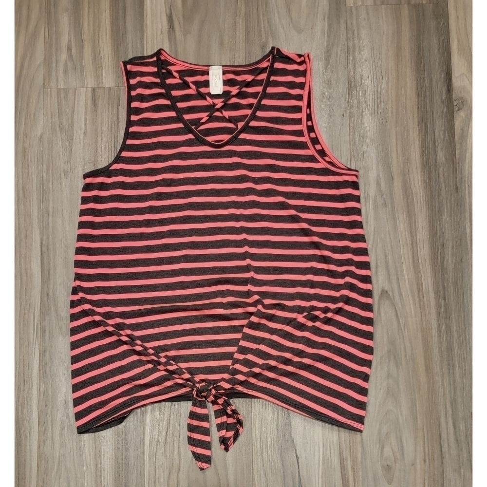 Lilypad Front Knotted Top